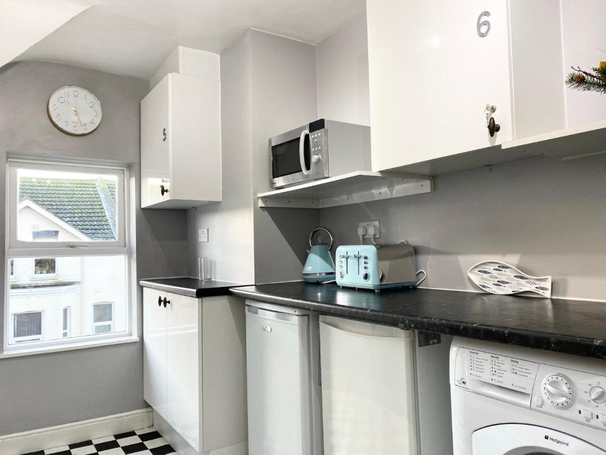 Cloud9 Guest House - By Coastline Retreats - Newly Renovated, Beautiful Ensuite Rooms Near Seafront In Town Centre, Netflix, Superfast Wifi, Communal Kitchen Bournemouth Eksteriør bilde