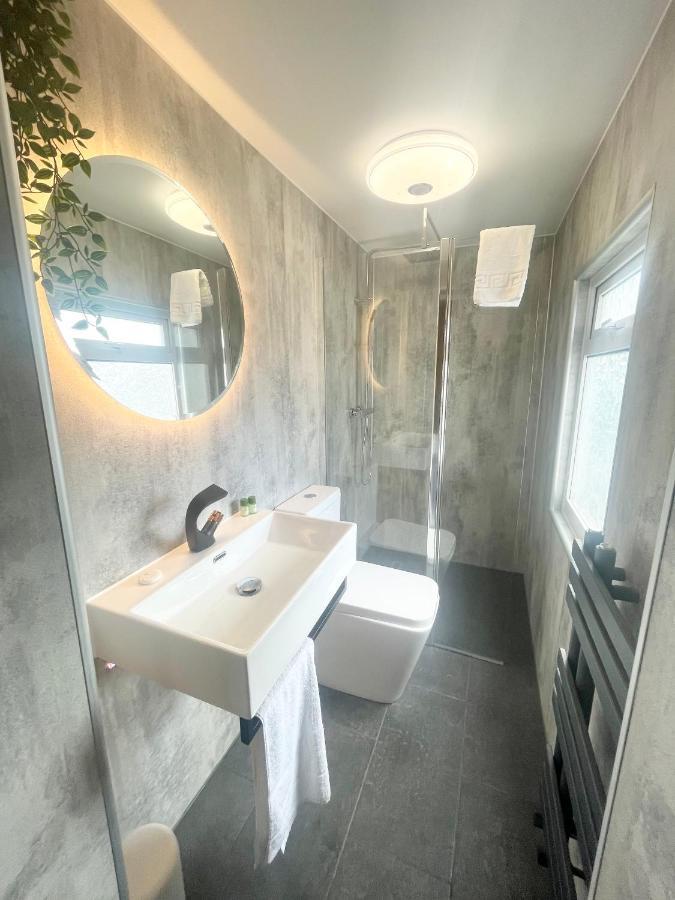 Cloud9 Guest House - By Coastline Retreats - Newly Renovated, Beautiful Ensuite Rooms Near Seafront In Town Centre, Netflix, Superfast Wifi, Communal Kitchen Bournemouth Eksteriør bilde