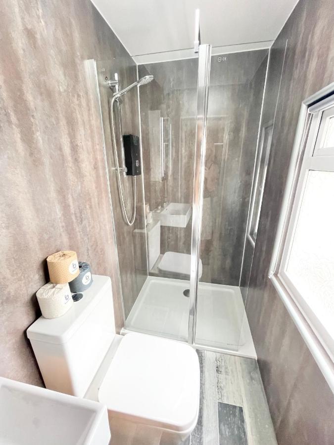 Cloud9 Guest House - By Coastline Retreats - Newly Renovated, Beautiful Ensuite Rooms Near Seafront In Town Centre, Netflix, Superfast Wifi, Communal Kitchen Bournemouth Eksteriør bilde