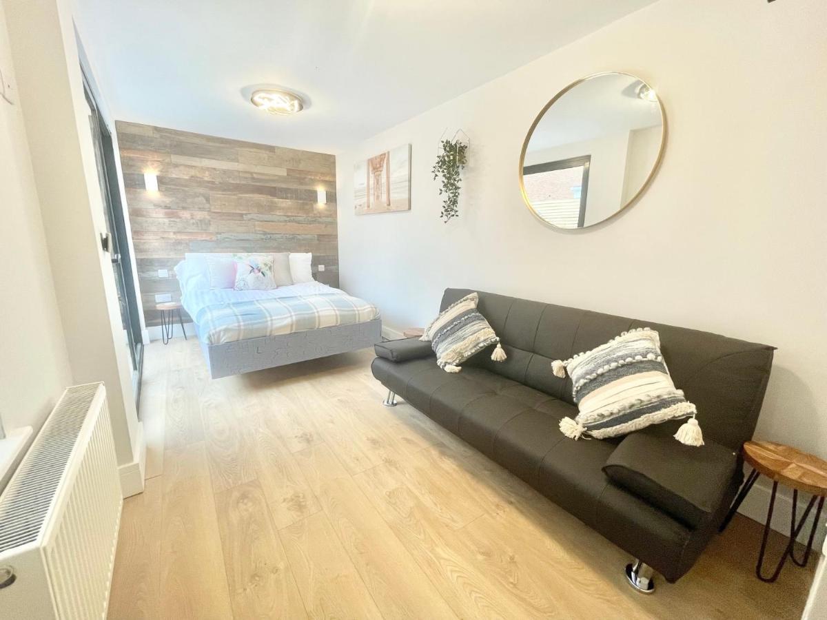 Cloud9 Guest House - By Coastline Retreats - Newly Renovated, Beautiful Ensuite Rooms Near Seafront In Town Centre, Netflix, Superfast Wifi, Communal Kitchen Bournemouth Eksteriør bilde