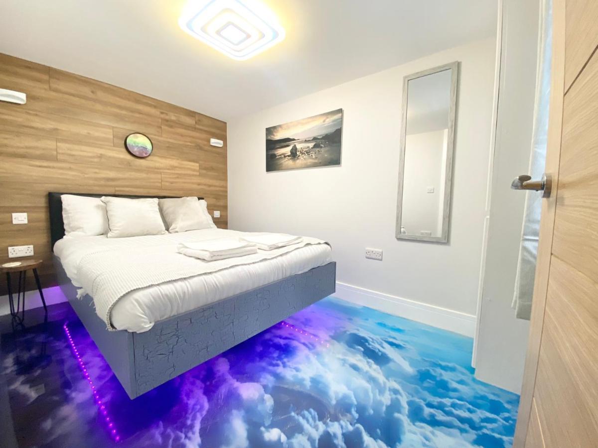 Cloud9 Guest House - By Coastline Retreats - Newly Renovated, Beautiful Ensuite Rooms Near Seafront In Town Centre, Netflix, Superfast Wifi, Communal Kitchen Bournemouth Eksteriør bilde