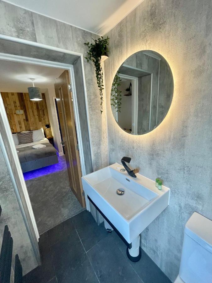Cloud9 Guest House - By Coastline Retreats - Newly Renovated, Beautiful Ensuite Rooms Near Seafront In Town Centre, Netflix, Superfast Wifi, Communal Kitchen Bournemouth Eksteriør bilde